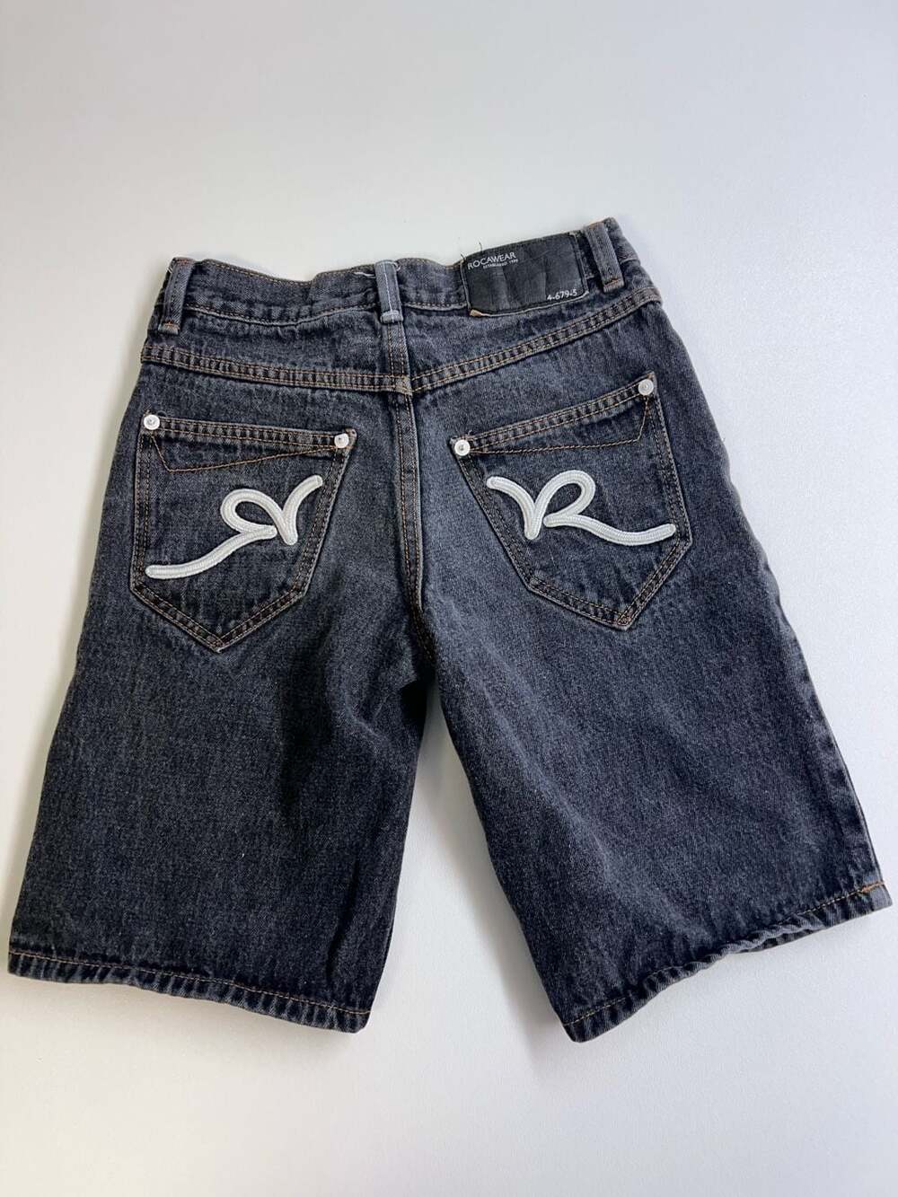 Vintage Y2K Rocawear Jorts Black Denim Shorts Embroidered Baggy Youth Sz 8 0297
